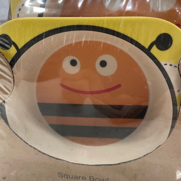 3/$20 Bamboo Ware Kids Dinnerwear Bumblebee Design, Eco-Friendly,Dishwasher safe - Picture 9 of 14
